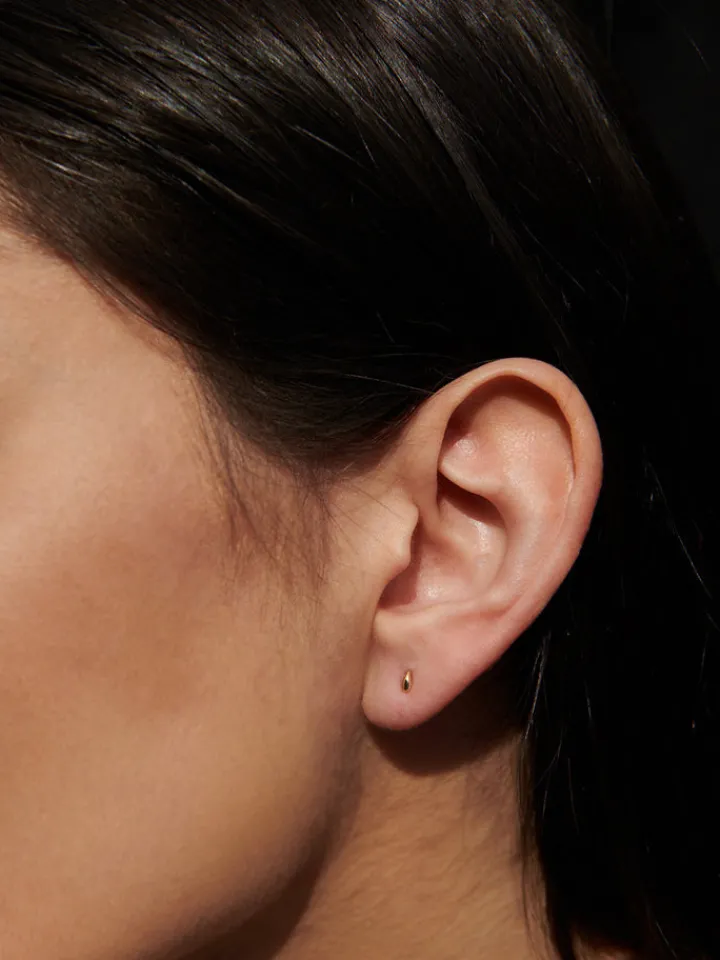 Hot Mini Teardrop Stud All